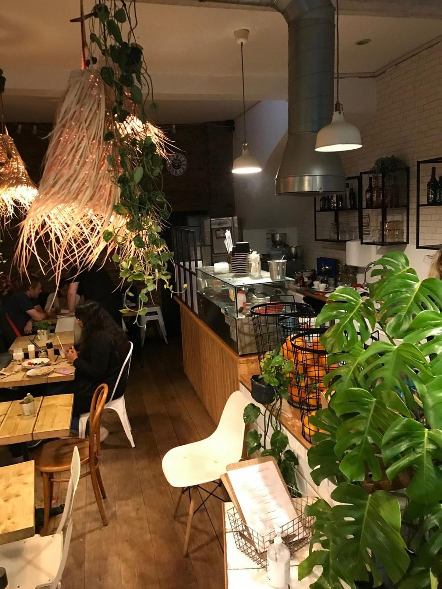 Chic & Trendy Designer Studio With Full Kitchen London Exterior photo